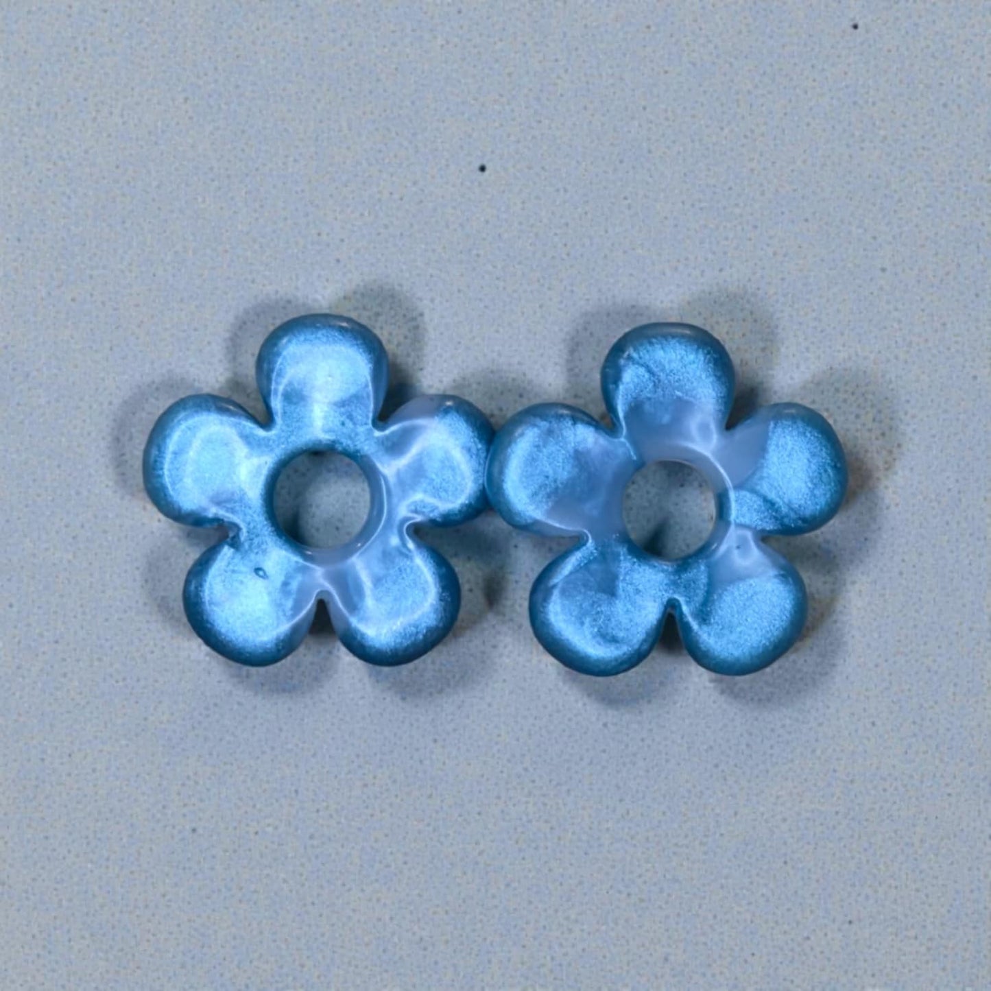 ZEPPLINE LED Earrings – Electric blue glittery openwork flower, sold with or without hoops