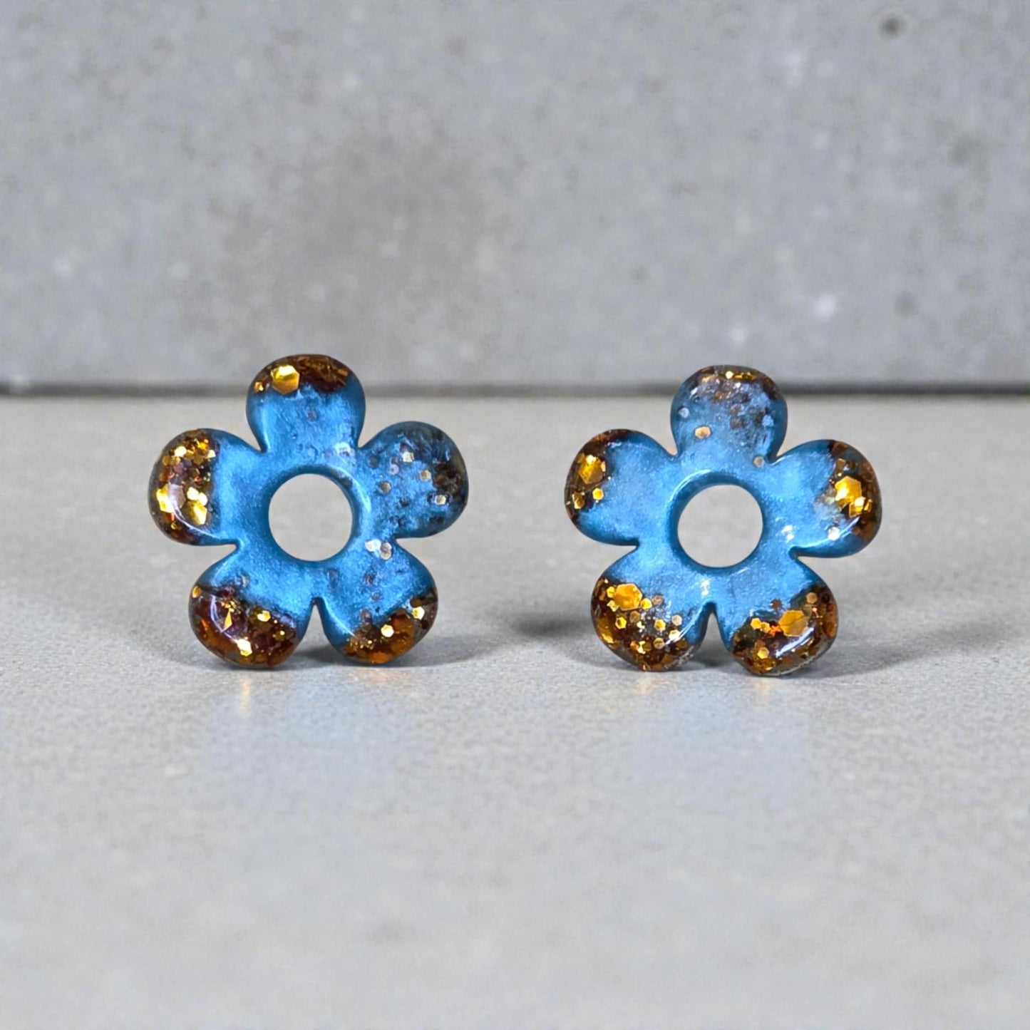 ZEPPLINE LED Earrings – Deep blue openwork flower with gold highlights, sold with or without hoops