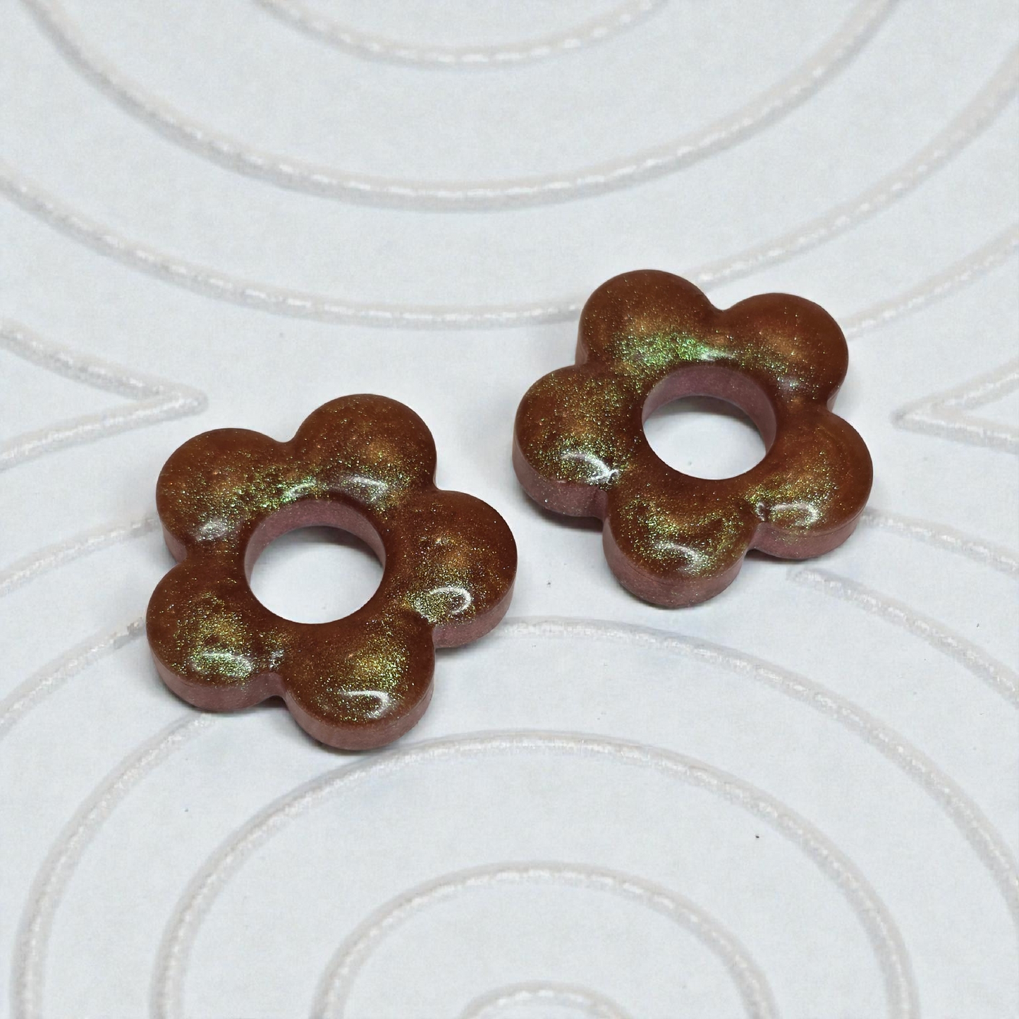 POP FLOWER – Copper resin with golden green highlights