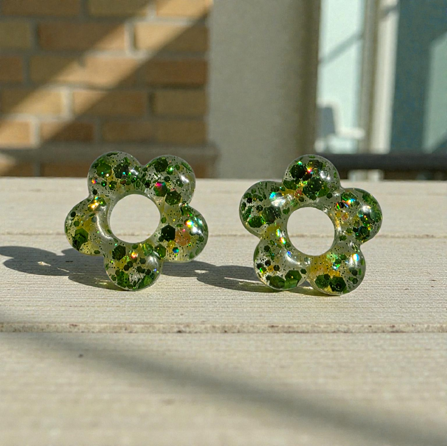 POP FLOWER – Glittery green transparent resin