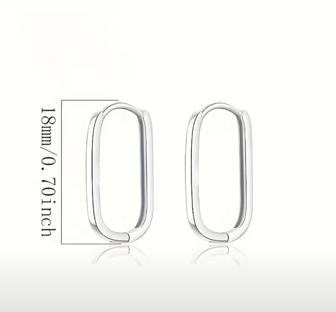 Boucles d’oreilles créoles rectangulaires – finition argentée (Hauteur : 18 mm, Largeur : environ 8 mm) AR-1022