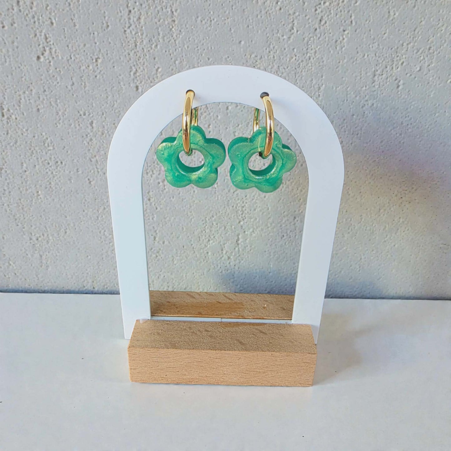 Boucles d’oreilles PAMPILLES – Fleur verte, vendues avec ou sans anneaux