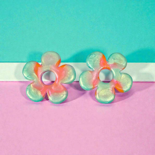 ZEPPLINE LED Earrings – Multicolored pearly flower in seafoam green, turquoise and pink, sold without hoops