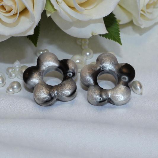 POP FLOWER – Pearlescent silver-grey resin